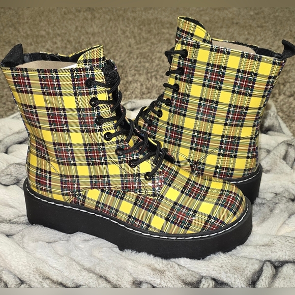 TORRID x Betsey Johnson sz 11.5 Combat Bootie - Picture 6 of 12